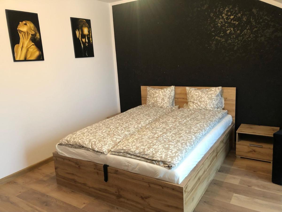 Black Diamond 18 Apartment Paslek